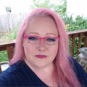 Meet your Posher, Alicia